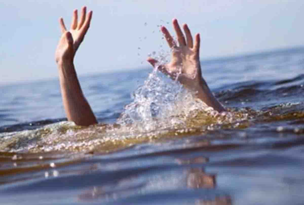 two boys drown in ganga while ganesh visarjan