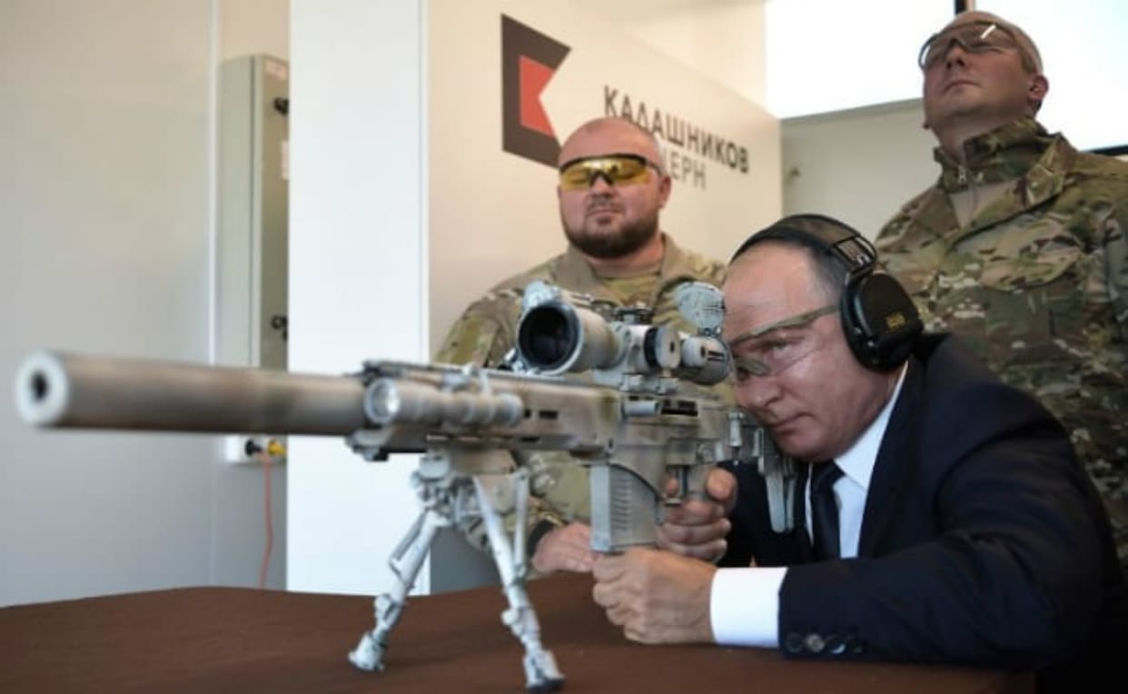 Vladimir Putin showed off his sniper skills with new kalashnikov sniper rifle