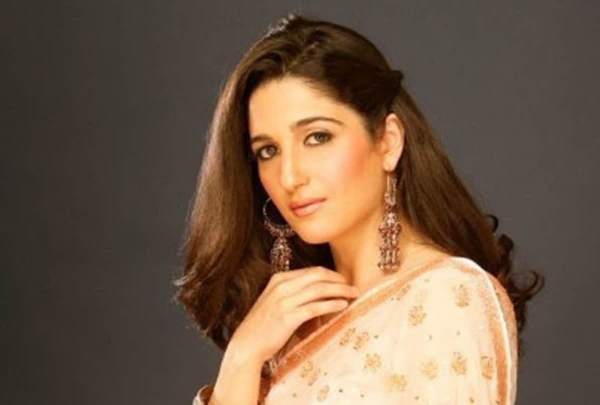 bigg boss 12 model rina golan accused to anup jalota