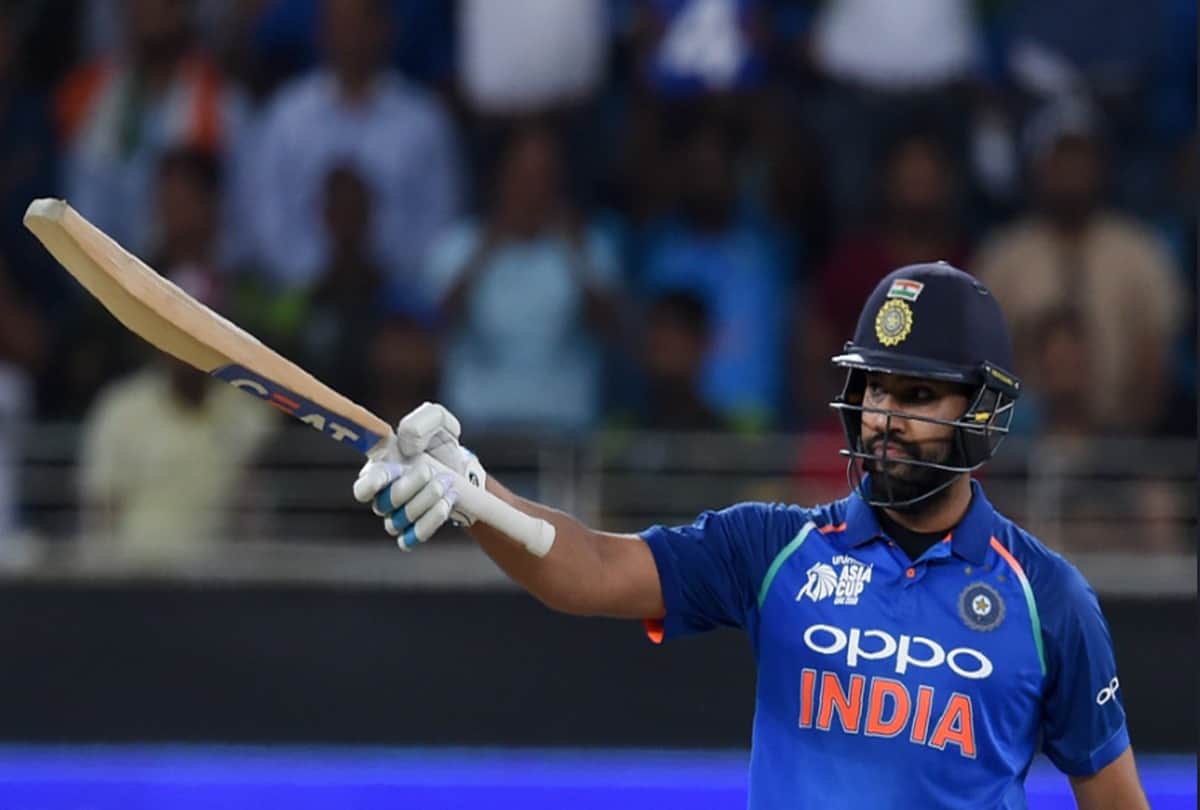 rohit sharma kissed by fan during the match between mumbai-bihar in vijay hazare trophy