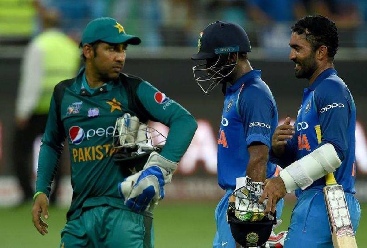 Sarfraz Ahmed shows disappointment after poor performance of batting unit against India