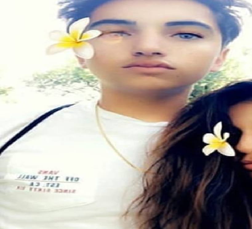 suhana khan has taken selfie with shweta bachchan