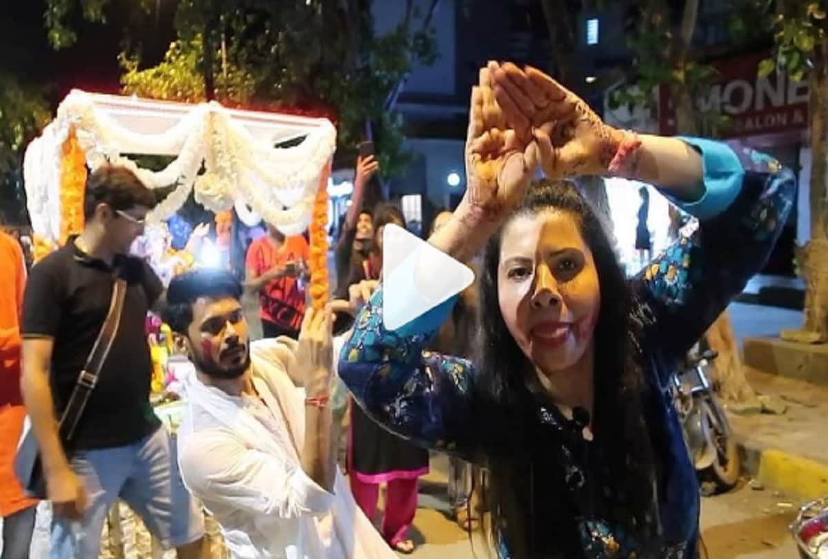 former bigg boss contestant sambhawana seth danced on road