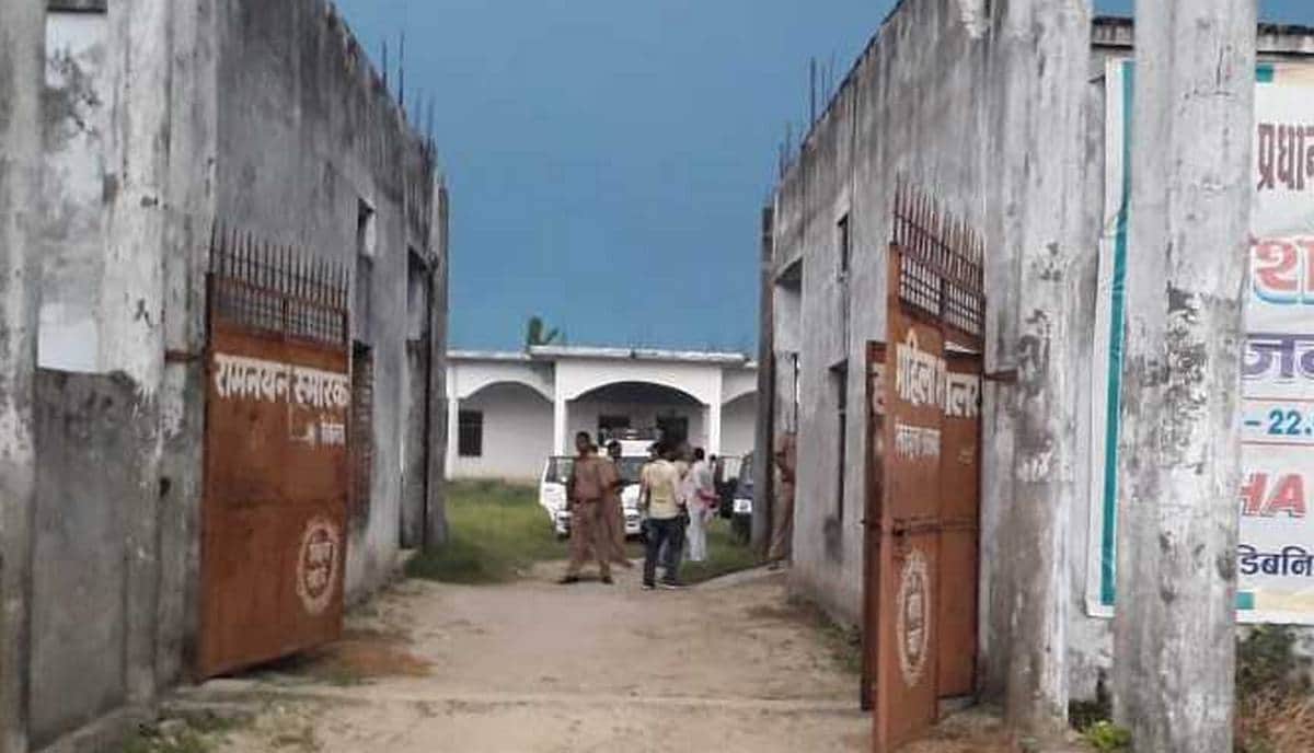 Illegal wine stock caught BJP leader college at azamgarh