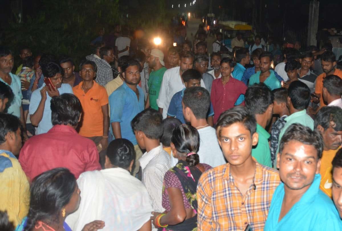 four youth drowned in gomti river during ganesh idol immersion, one dead