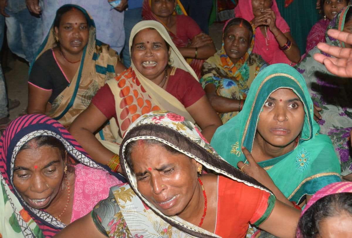 four youth drowned in gomti river during ganesh idol immersion, one dead