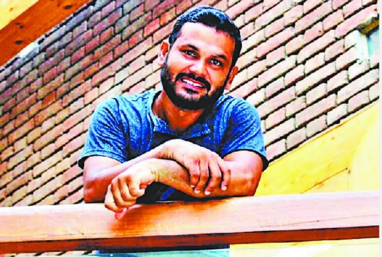 Theatre artist chakresh gave the key to success in chandigarh