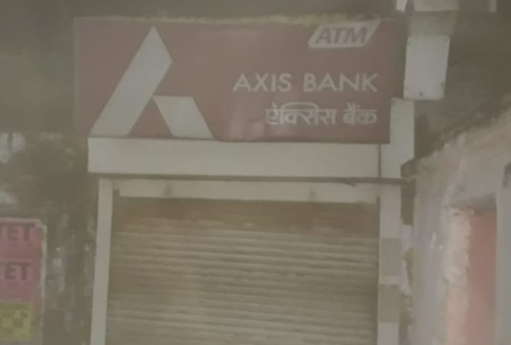 customer died because of electric shock in atm in sitapur.