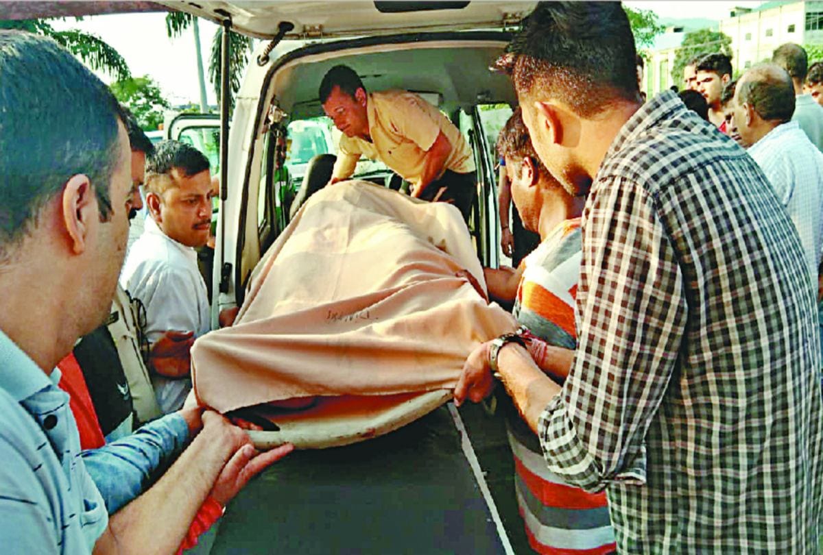 worker died due to trapped in the industry machine at baddi hp