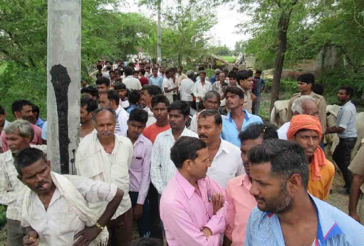 husband climbed up pole of high tension line due to wife