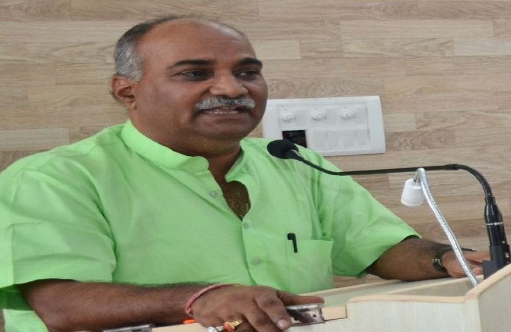 शिवाजी के शौर्य का इतिहास सामने आना चाहिए: डॉ. बालमुकुंद