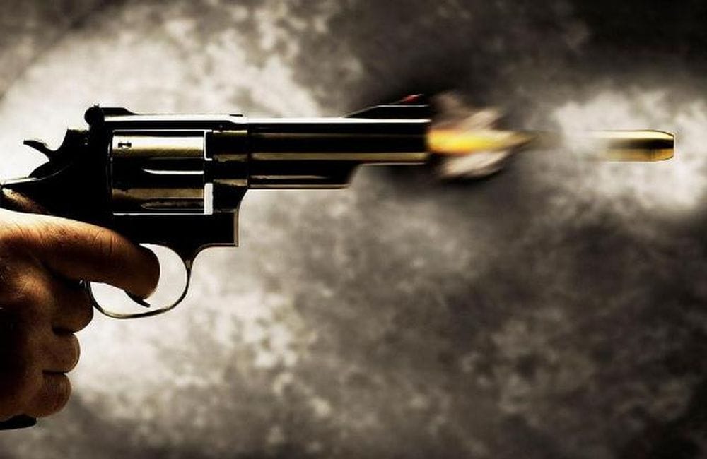 miscreants tried to crush the police while encounter in agra