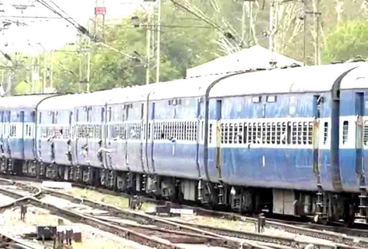 cattle collided with Kota-Patna Express, four cows dies