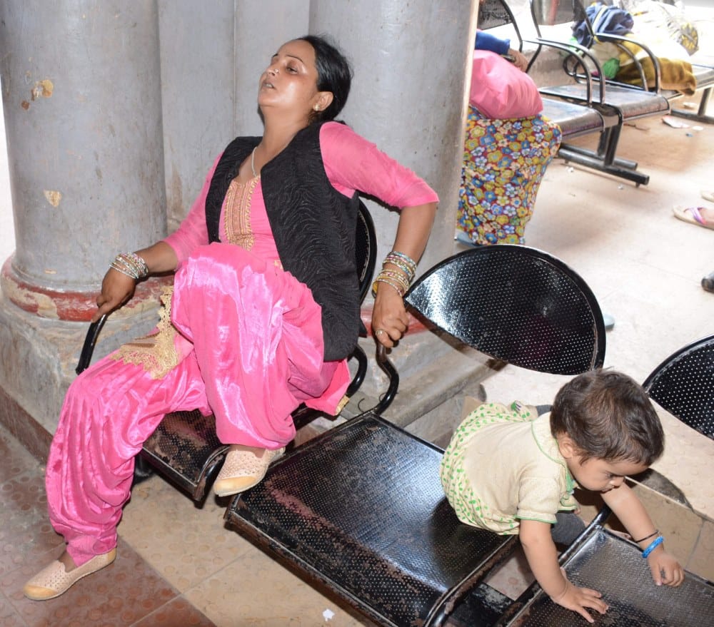 child dead from 5 days in woman womb at doon mahila hospital
