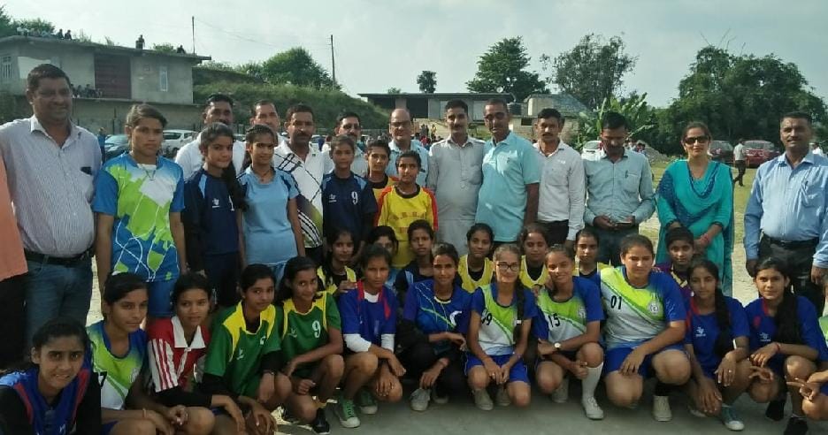 बडैहर स्कूल के खिलाड़ियों ने धनेड़ को 2-0 से किया पराजित