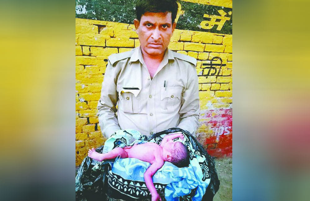 newborn child found on road in agra