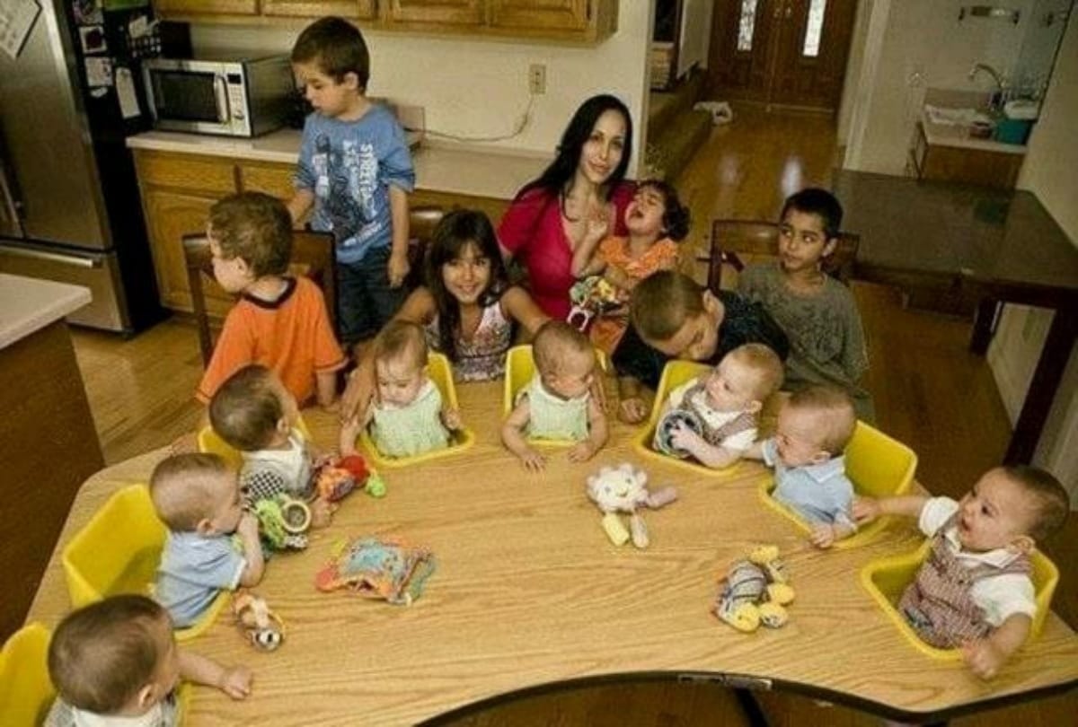 This woman gaves birth to eight children
