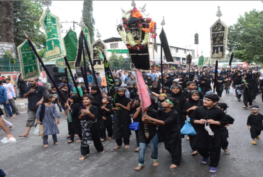 Portion of a terrace collapsed during a Muharram procession in Andhra Pradesh, 20 people injured