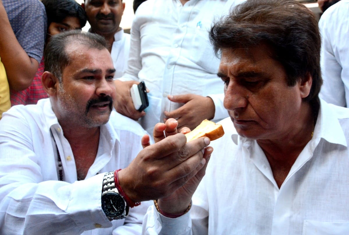 raj babbar met people in lalbagh park of lucknow