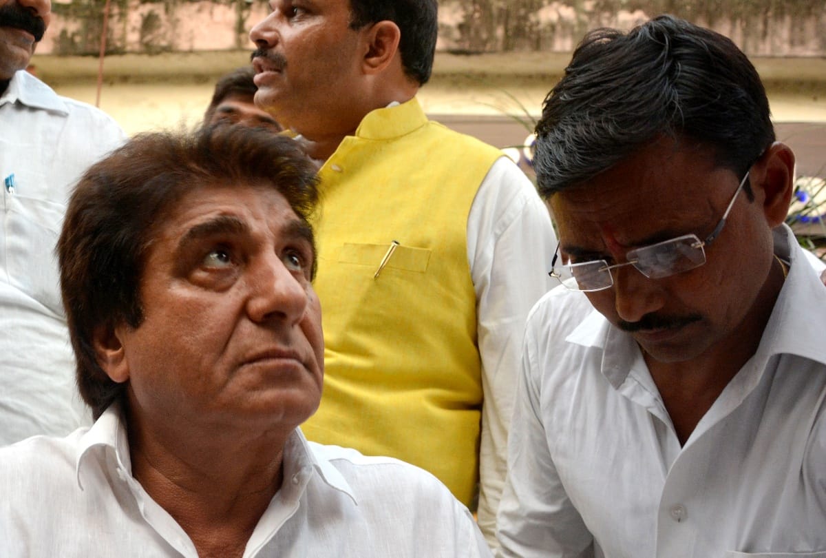 raj babbar met people in lalbagh park of lucknow