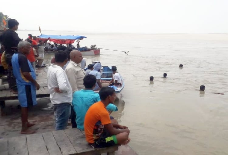 four friends drowned in saryu river in ayodhya