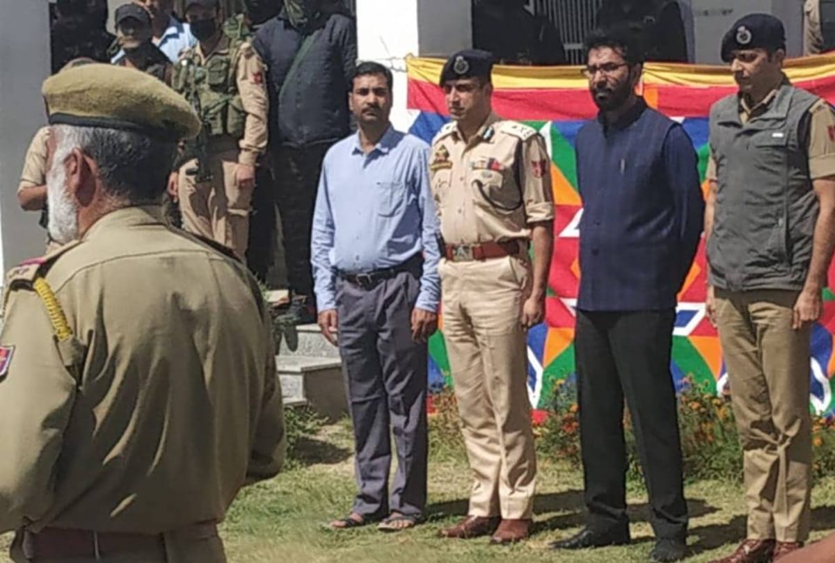 three Policemen Spo Murder In Jammu Kashmir Shopian Tribute