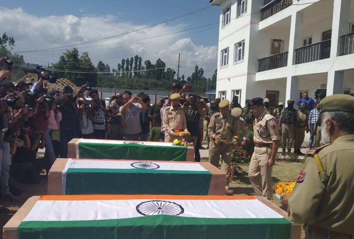 three Policemen Spo Murder In Jammu Kashmir Shopian Tribute