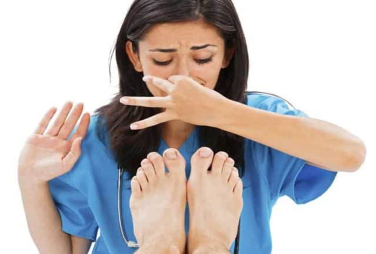 tips to stop sweaty smelly feet
