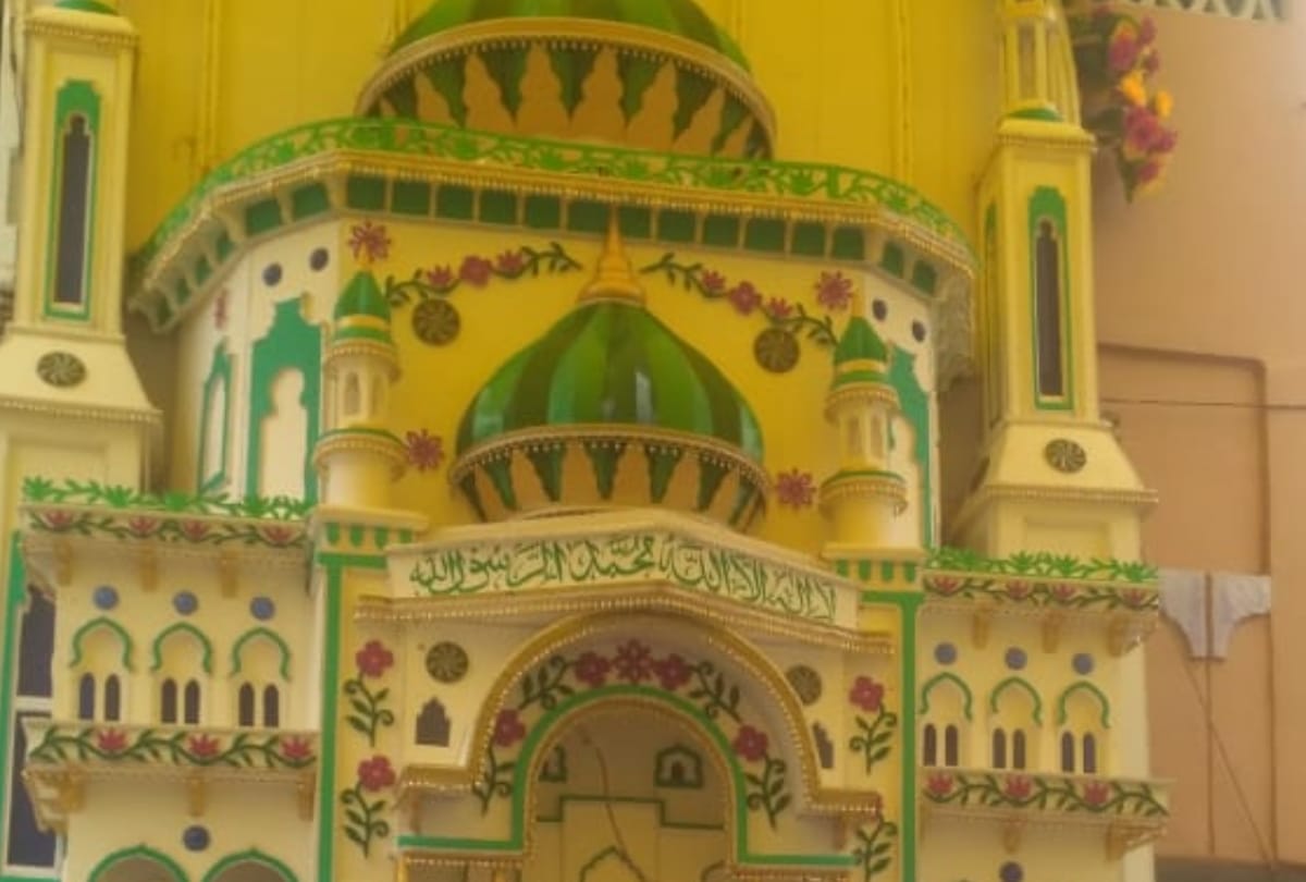 pictures of beautiful tazia made in balrampur