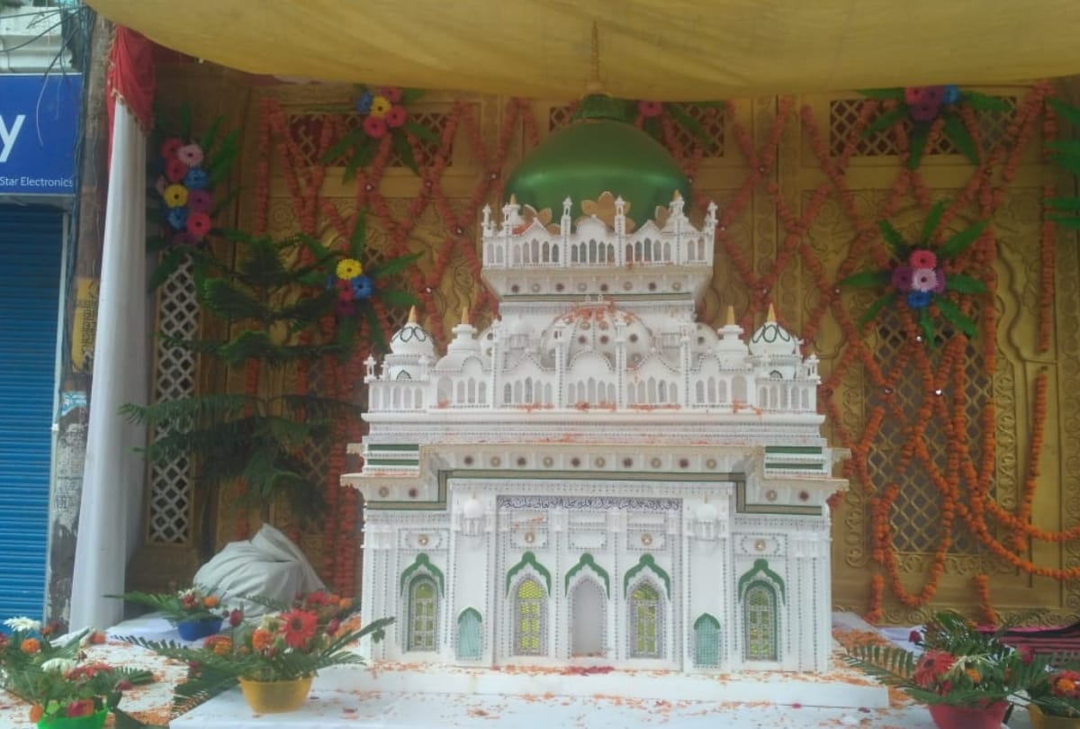 pictures of beautiful tazia made in balrampur