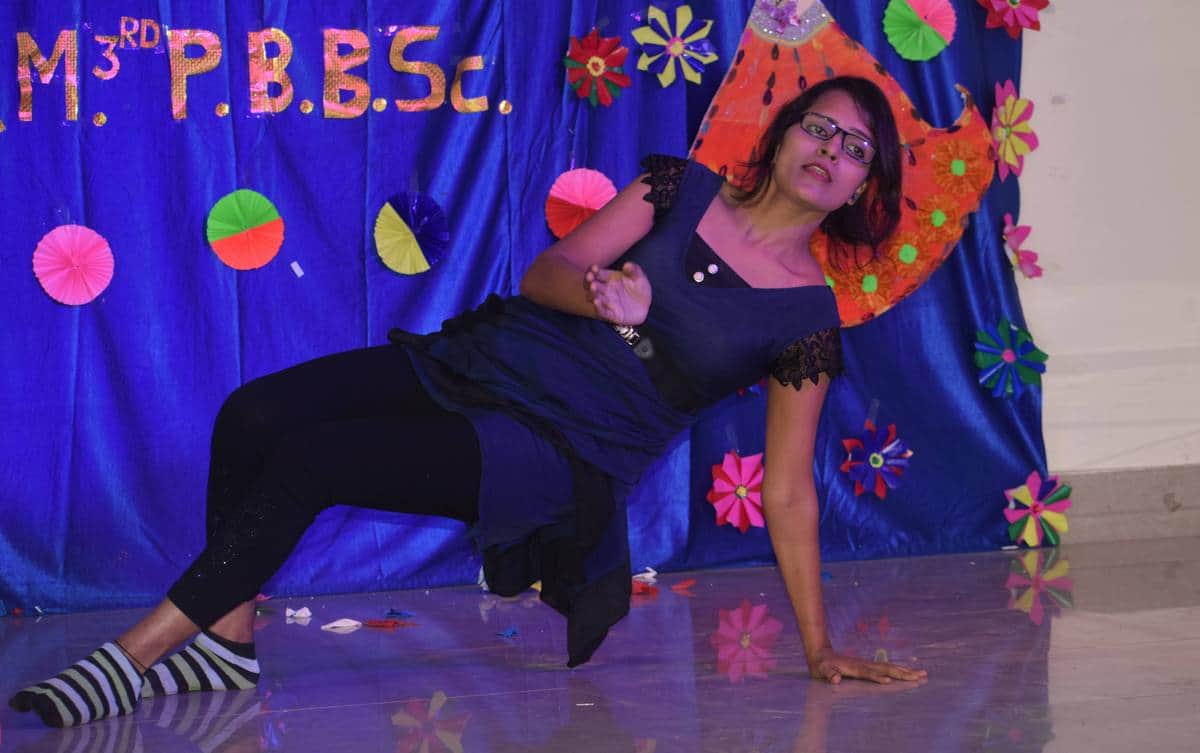 Farewell party organised in apex college of nursing at varanasi