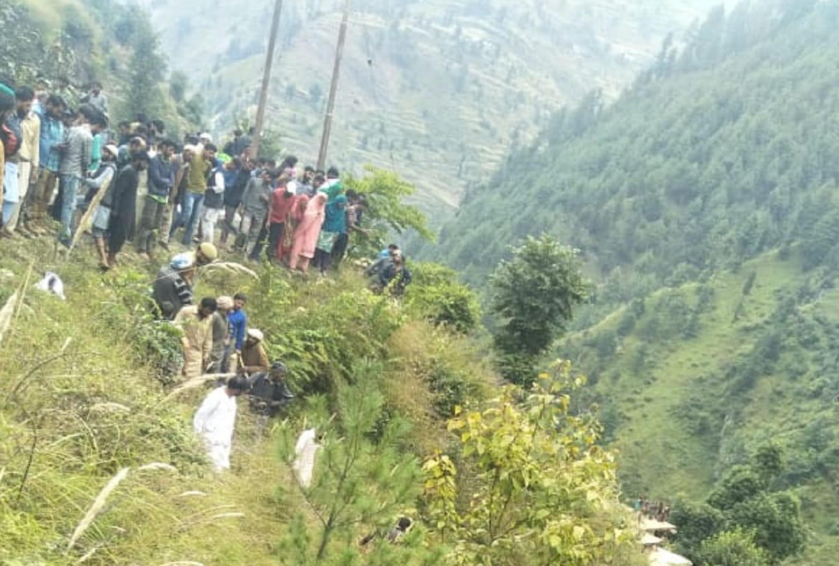 vehical accident on Changa Kahaljugasar road jammu and kashmir, 4 dead 7 injured
