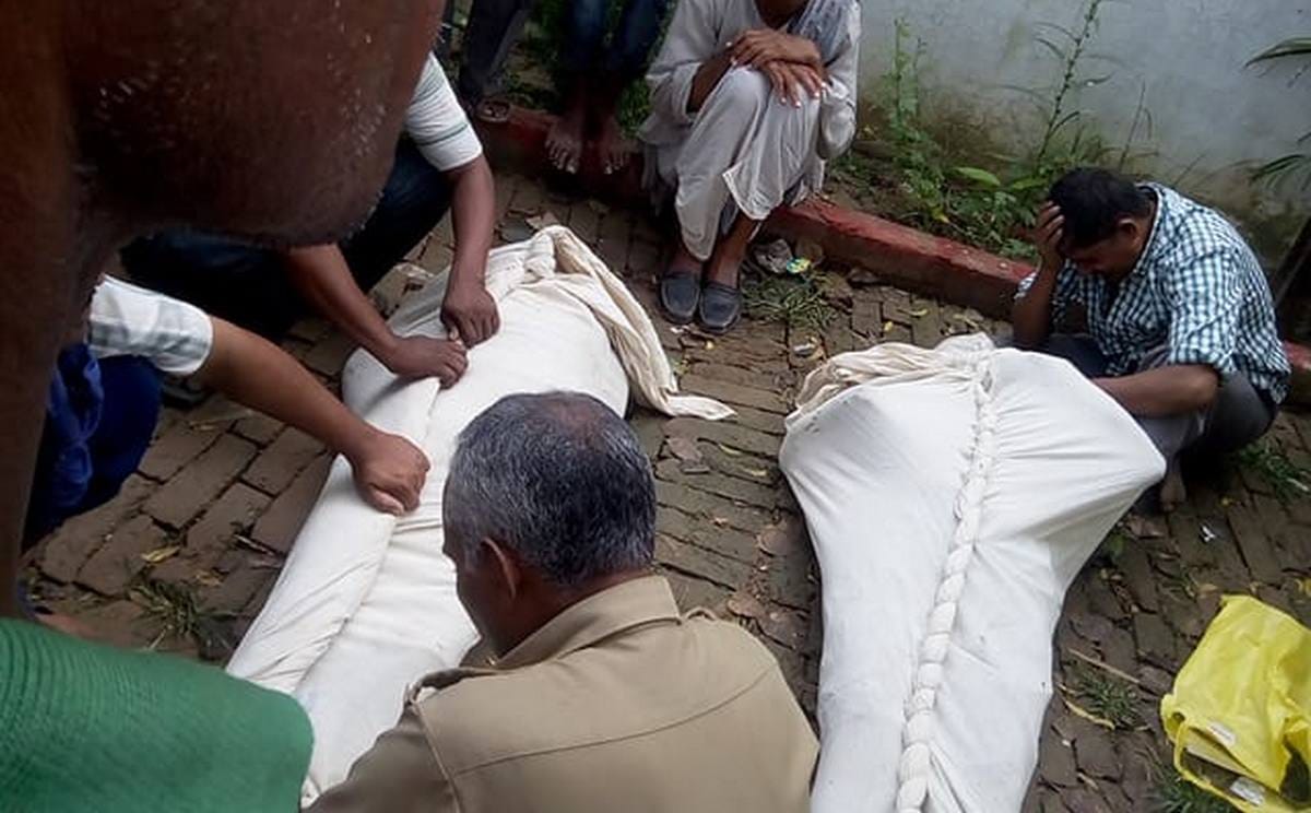 Father and son died due to touch to high tension wire in azamgarh
