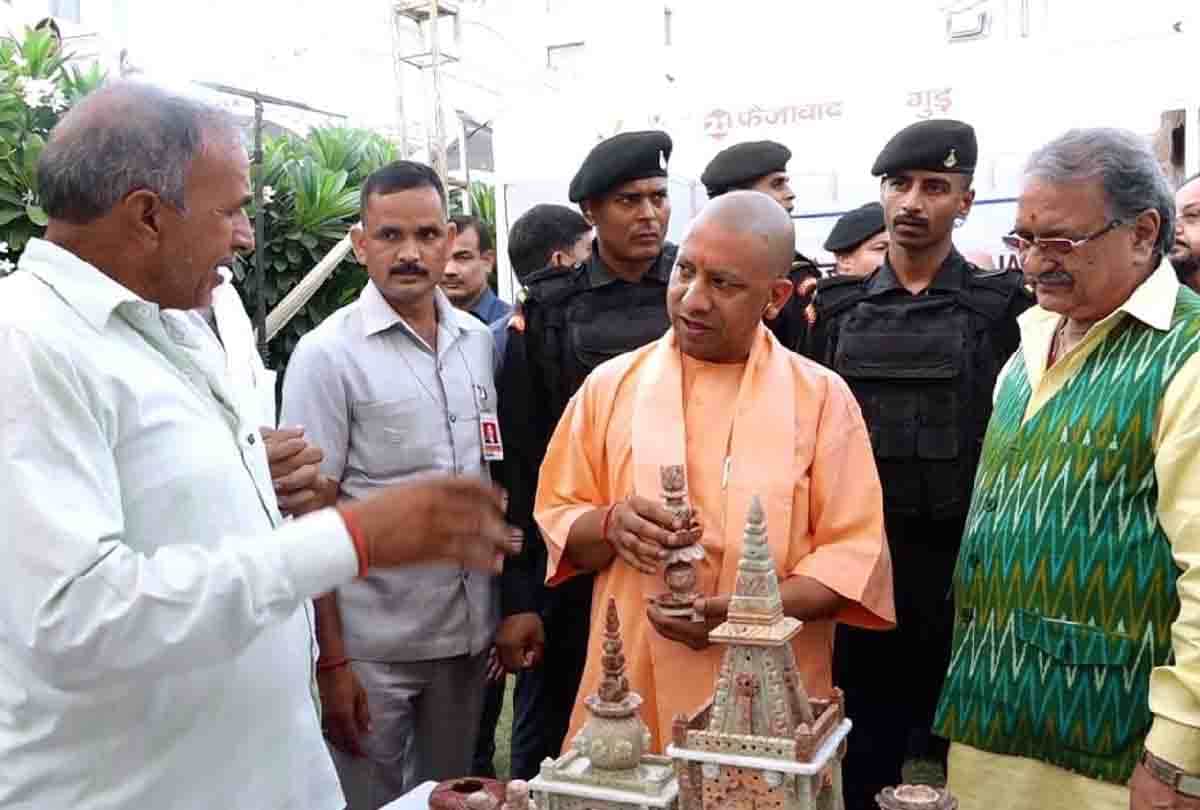 cm yogi overwhelmed to see handmade artifacts of Gaura stone