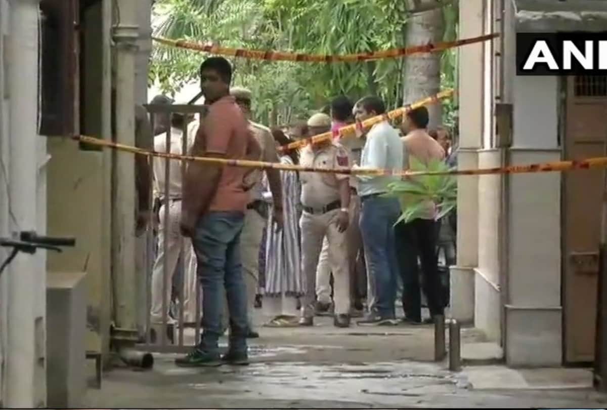 mother and daughter murder in delhi