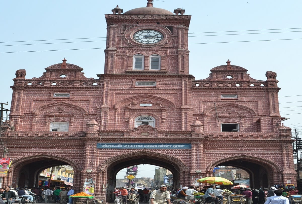 Subhash Chandra Bose and actor Shahrukh Khan prefer Meerut Clock, Shahrukh spent Rs 6 lakh