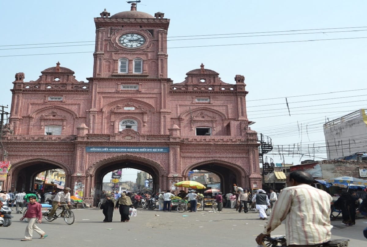 Subhash Chandra Bose and actor Shahrukh Khan prefer Meerut Clock, Shahrukh spent Rs 6 lakh