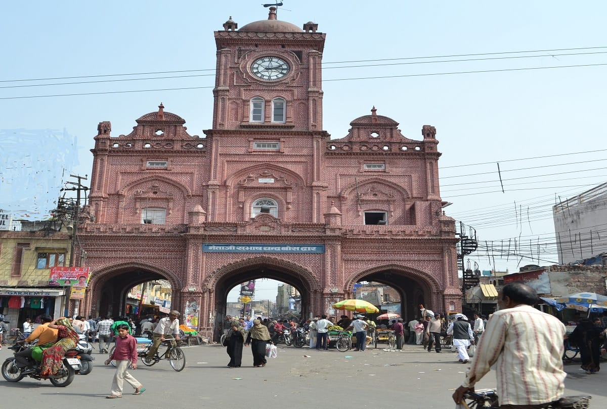 Subhash Chandra Bose and actor Shahrukh Khan prefer Meerut Clock, Shahrukh spent Rs 6 lakh