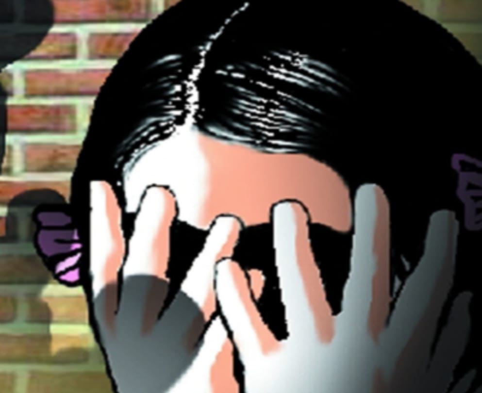 Minor girl arrived police station and accuse mother father and uncle for sexual abuse