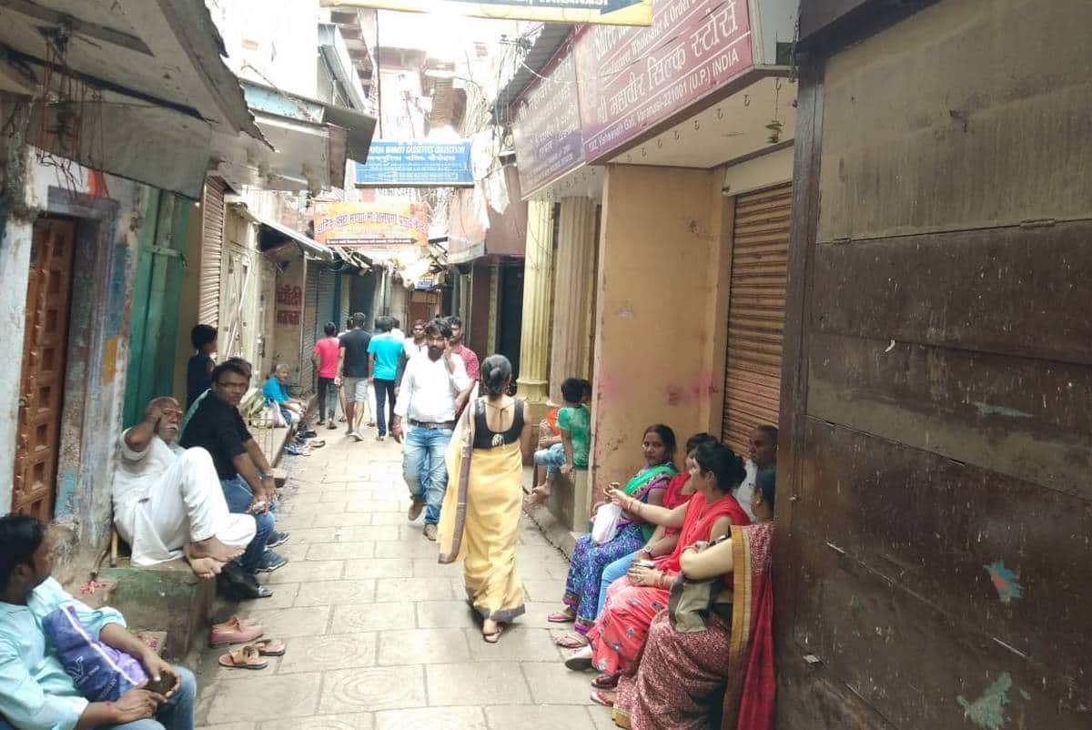 Varanasi traders protest due to gyanvapi area way closed