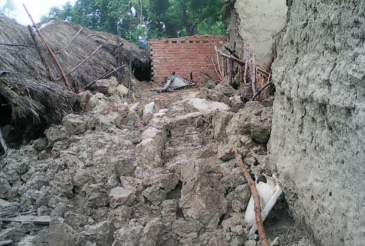 Couple died and old woman injured due to wall collapse in ambedkar nagar