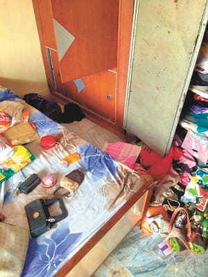 12 lakhs of cash including cash from doctor's flat