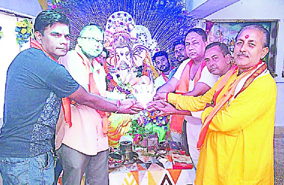 harsoullas se kiya ganpati pujan
