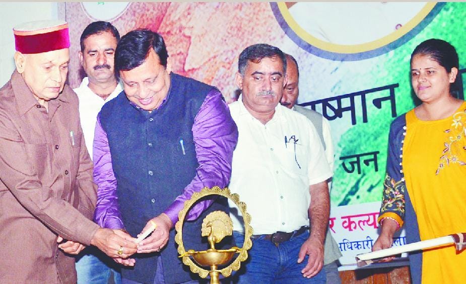गरीबों को पांच लाख तक मिलेगी निशुल्क उपचार की सुविधा : कंवर