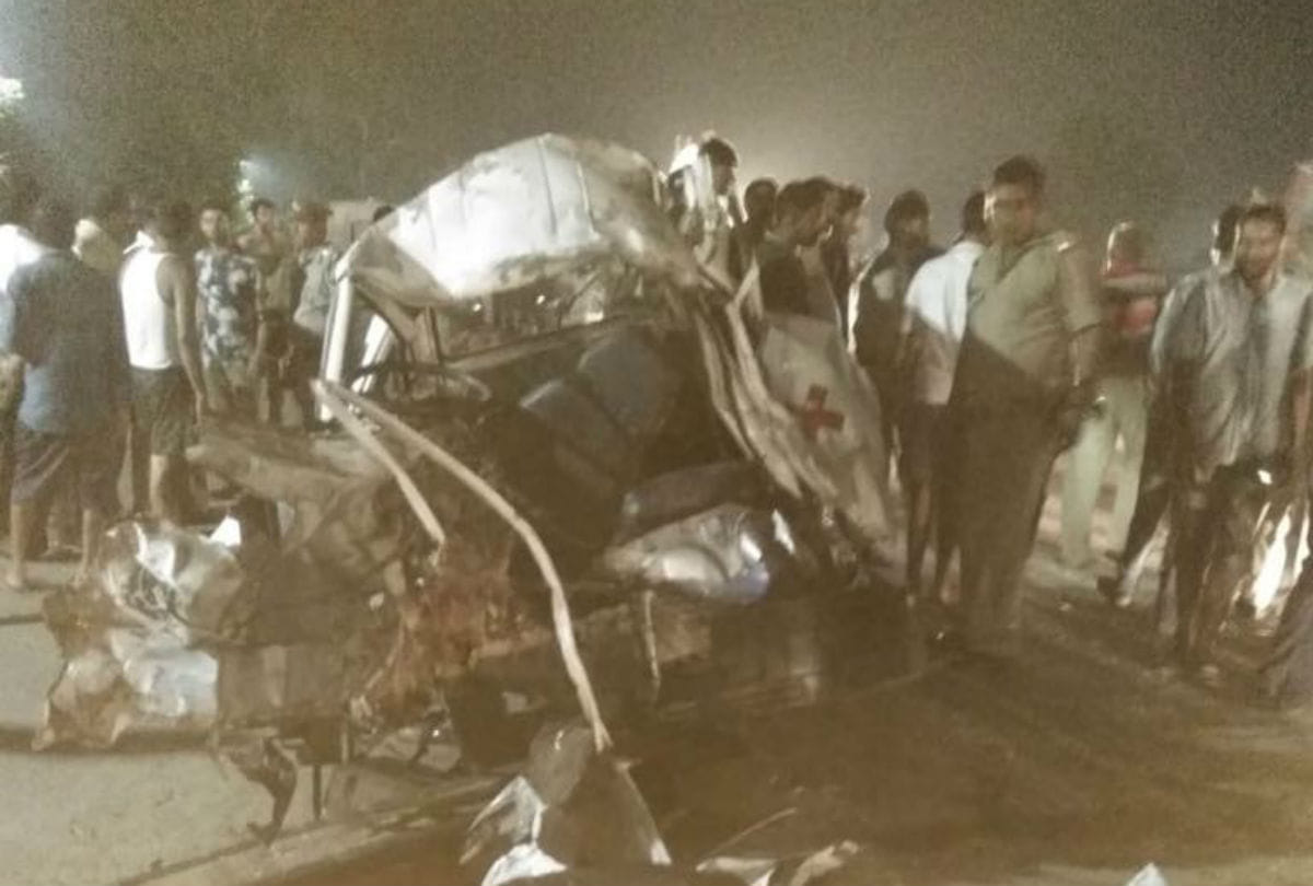 horrific accident after ambulance collision cow in agra