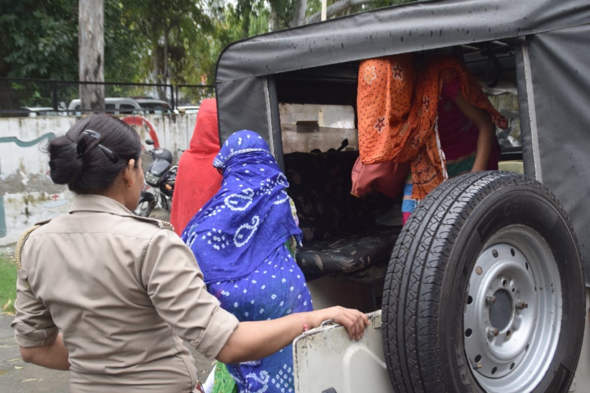 UP police raid in meerut hotels many couples found in the offensive condition