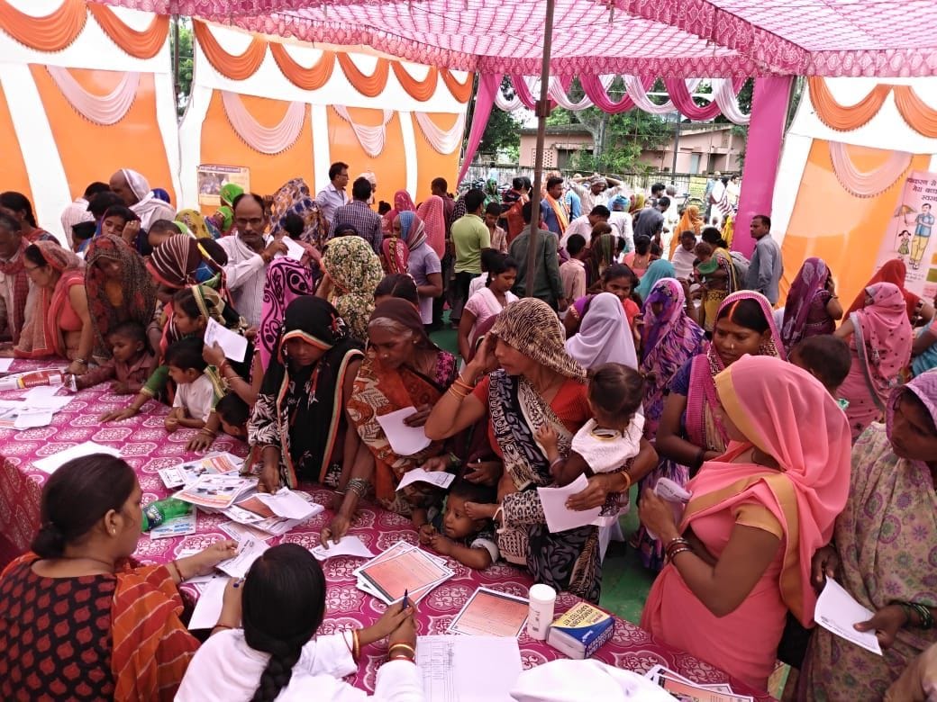 नि:शुल्क स्वास्थ्य शिविर में 250 मरीजों का हुआ उपचार