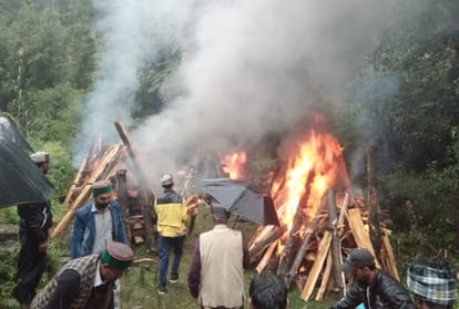 Shimla jubbal accident 13 died cremation in village dhara