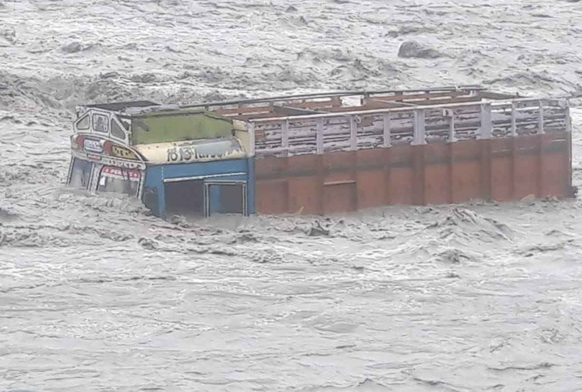 Himachal weather report Heavy  Rain in state shimla snowfall in rohtang kullu chamba