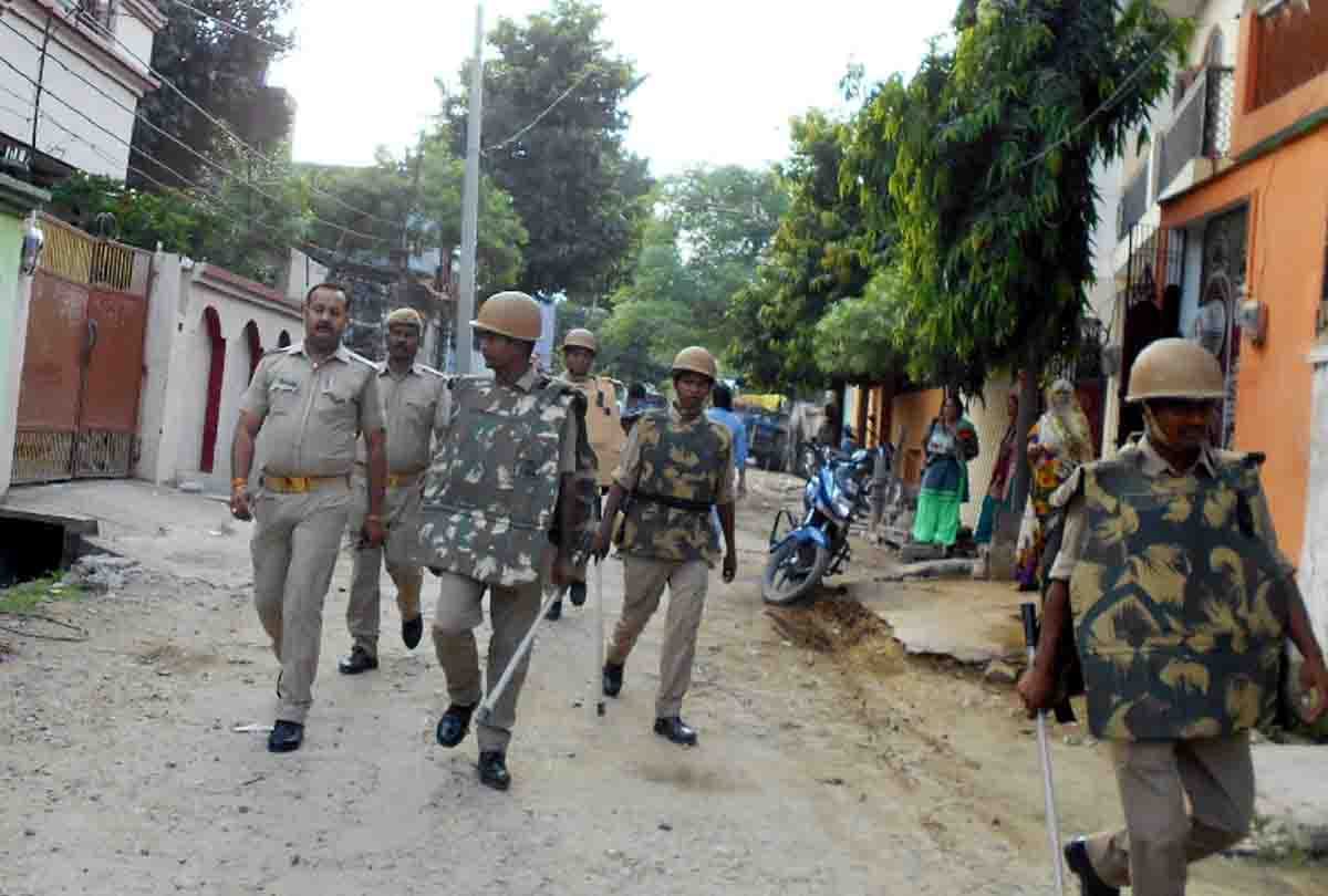 stone throwing and firing during Ganesh Visarjan Yatra